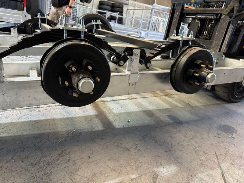 4.5t plant trailer 7